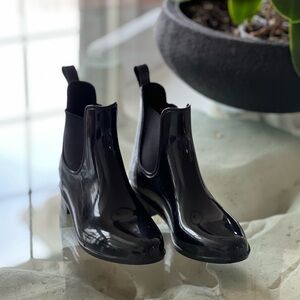 Black Women's Chelsea Boots